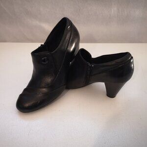 Clarks Bendables Ladies Size 6M Black Leather Upper Shoes
